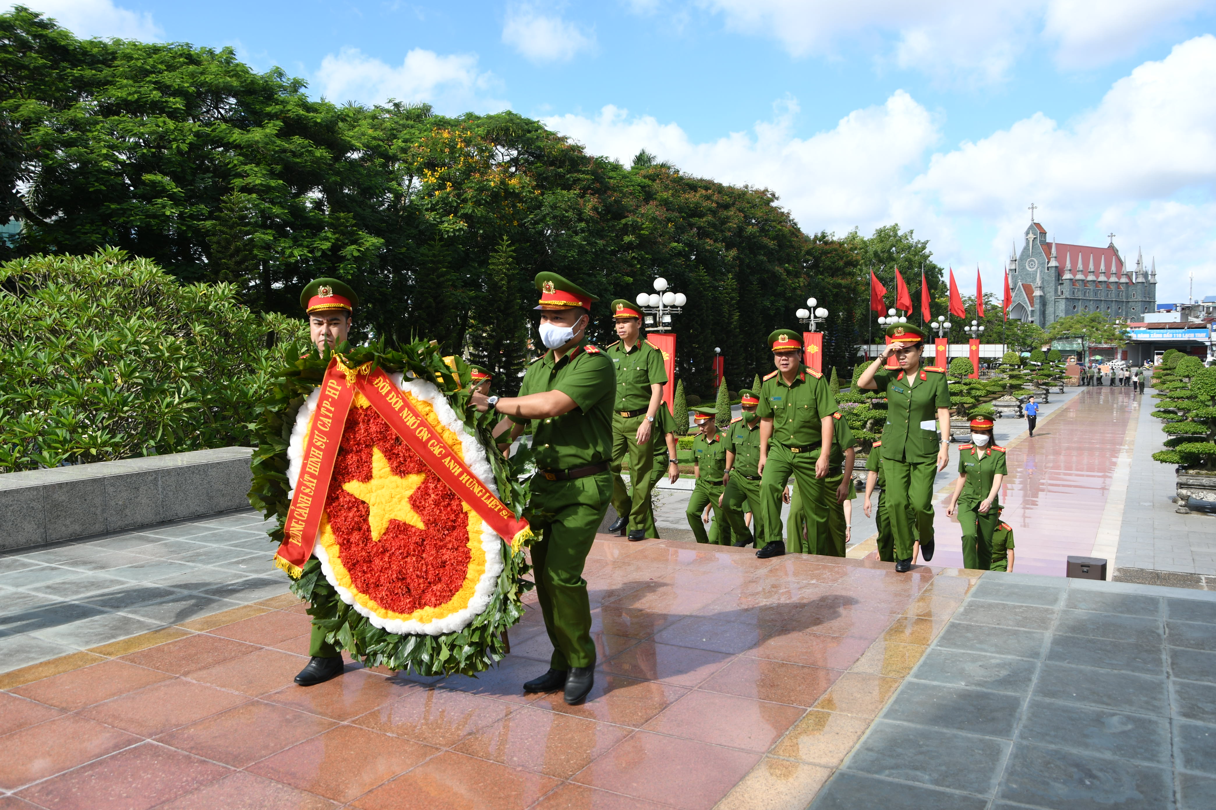 Phòng Cảnh sát Hình sự CATP tổ chức các hoạt động kỷ niệm ngày Thương binh Liệt sĩ